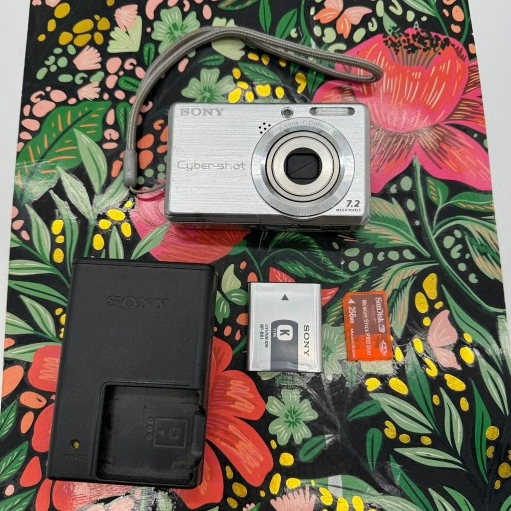 Sony Cyber-shot DSC-S750 Digital Camera – Compact Point-and-Shoot Camera
